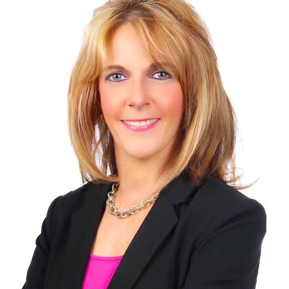 Meet your Posher, Robin - Picture 3 of 4